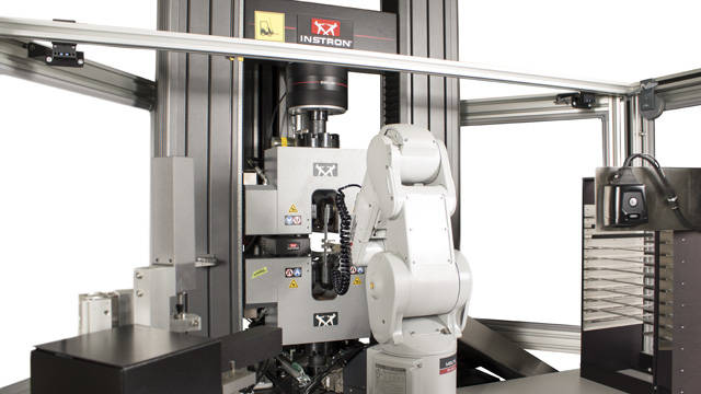 AT6油圧グリップ付き自動ロボット試験システム