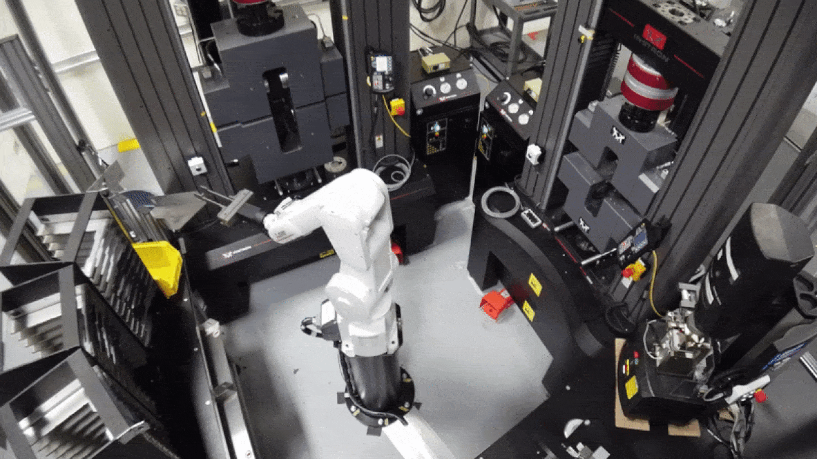 Automatisches robotergesteuertes Prüfsystem AT6