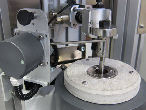 ASTM D1238 – Testing High Fluidity Samples with a Piston Holding Device