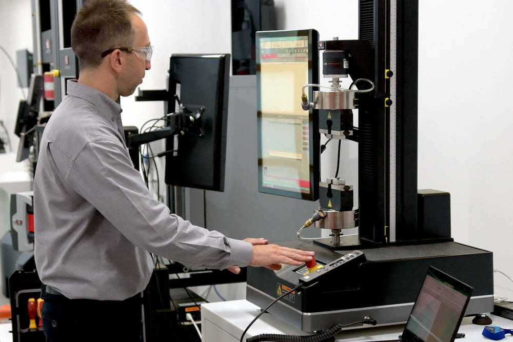 5989-electromechanical-universal-testing-machine-800x600