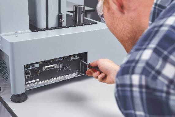 5989-electromechanical-universal-testing-machine-800x600-1-768x576