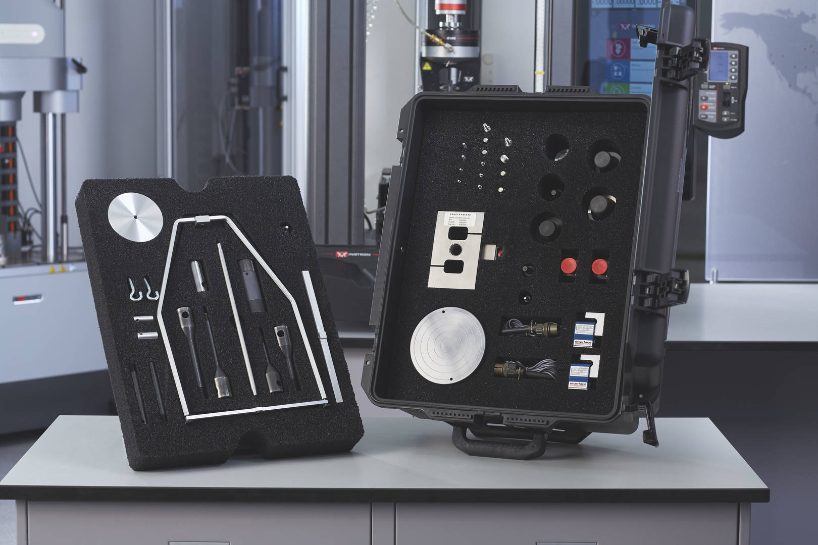 5989-electromechanical-universal-testing-machine-800x600