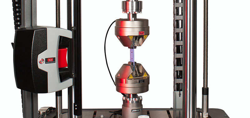 Extensómetro de vídeo avanzado AVE2 en el sistema de ensayo ElectroPuls