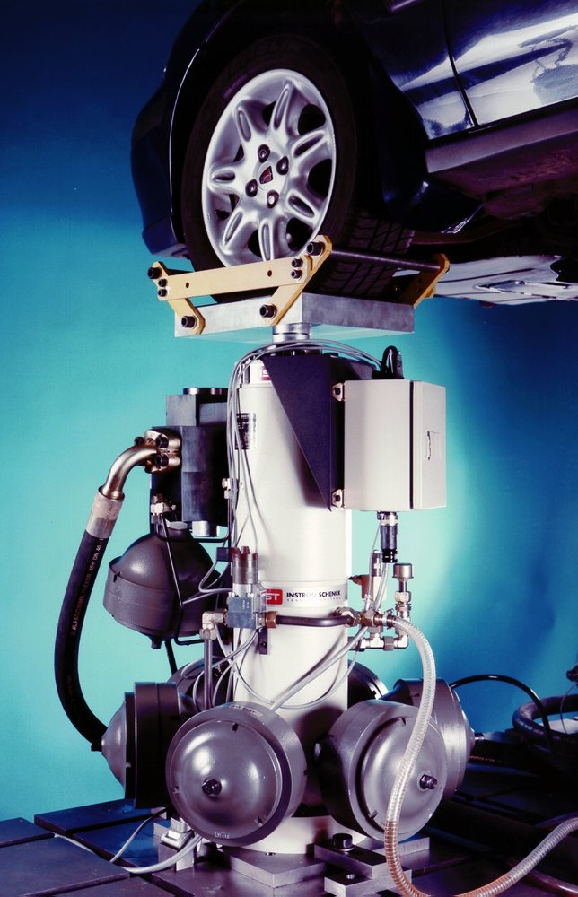 G030009 | Instron | Instron