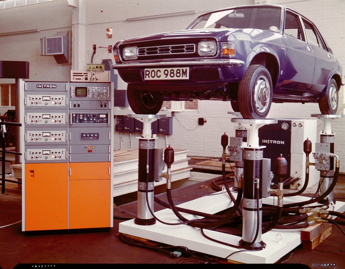 G030071 | Instron | Instron